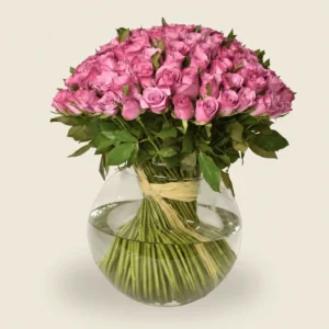 Velvety purple roses gathered in a sculptural bowl. Minimal yet expressive, a quiet celebration of beauty that lasts beyond a moment.